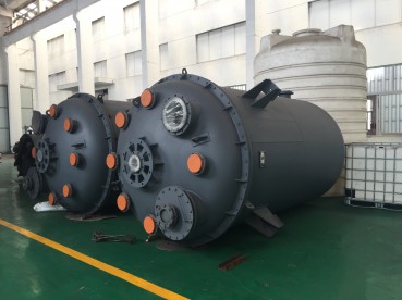 襯塑(su)反應罐(guan)